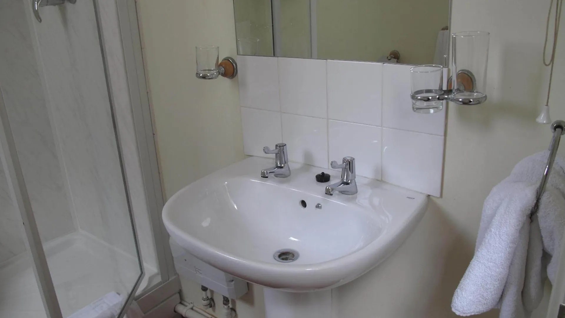 Ml Lodge Кардифф 2*,